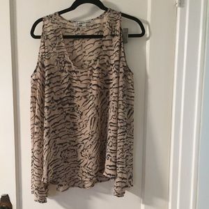 LOVERS&FRIENDS open shoulder blouse